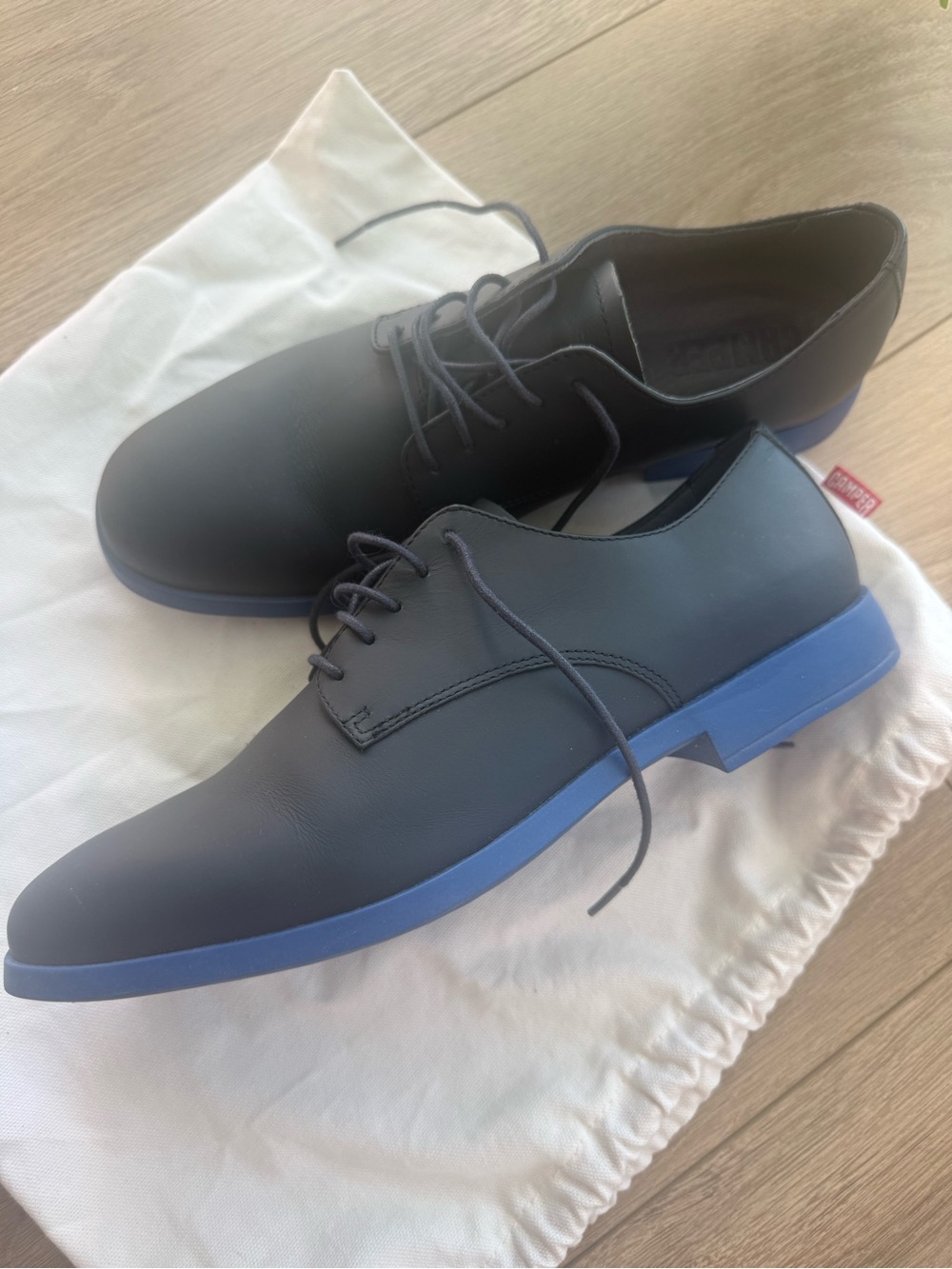 Camper Men's Black Leather Derby Shoes with Blue Outsole